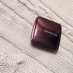Hourglass Ambient lighting powder highlighter.
